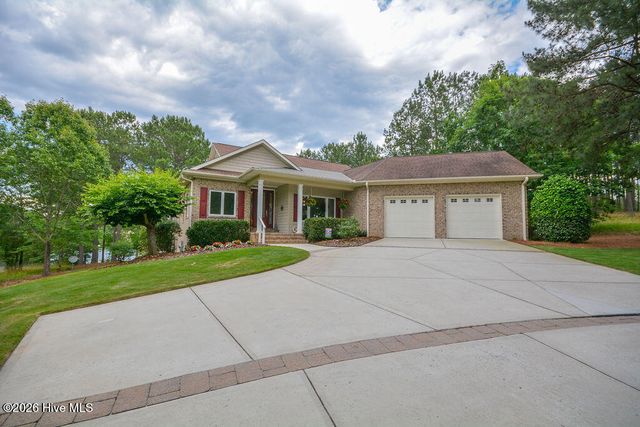 210 Beths Point, West End, NC 27376
