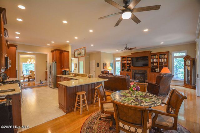 210 Beths Point, West End, NC 27376
