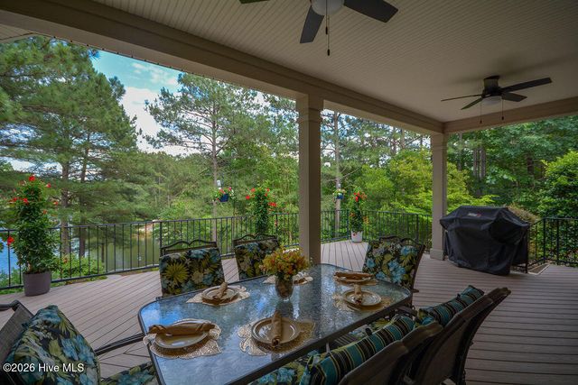 210 Beths Point, West End, NC 27376