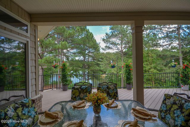 210 Beths Point, West End, NC 27376
