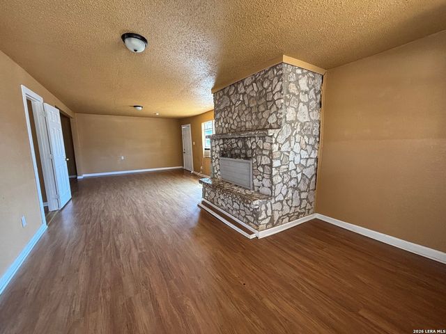 120 N Plum, Pearsall, TX 78061