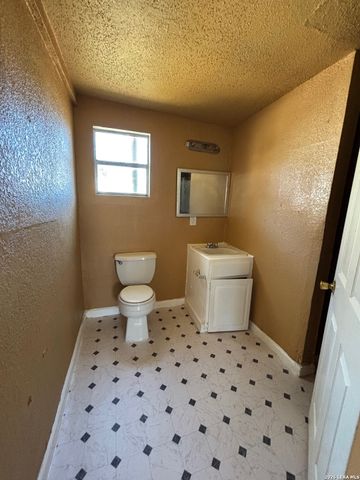 120 N Plum, Pearsall, TX 78061