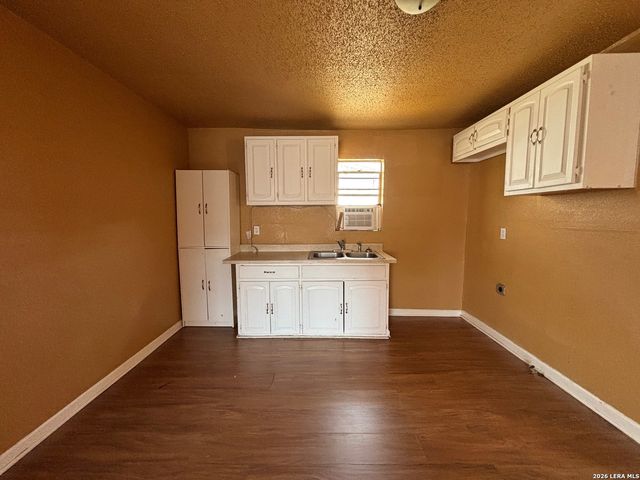 120 N Plum, Pearsall, TX 78061