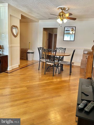 1734 STRAHLE ST, Philadelphia, PA 19152