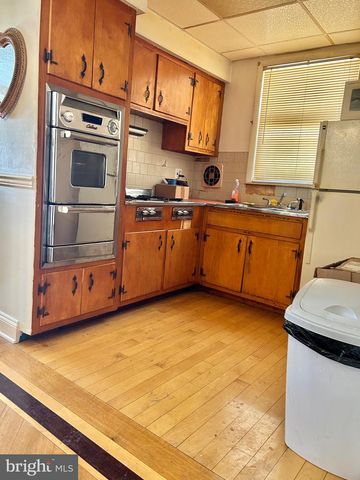 1734 STRAHLE ST, Philadelphia, PA 19152