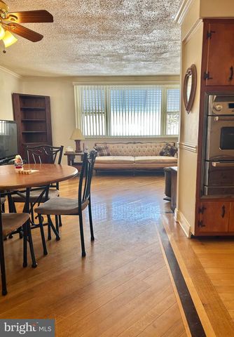 1734 STRAHLE ST, Philadelphia, PA 19152