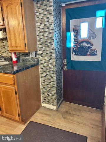 1734 STRAHLE ST, Philadelphia, PA 19152