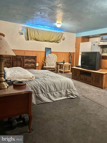 1734 STRAHLE ST, Philadelphia, PA 19152