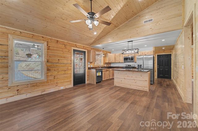 677 Ridgetop Circle, Whittier, NC 28789