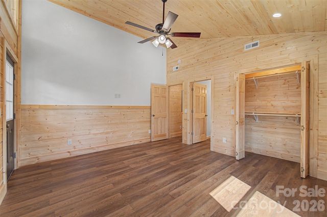 677 Ridgetop Circle, Whittier, NC 28789