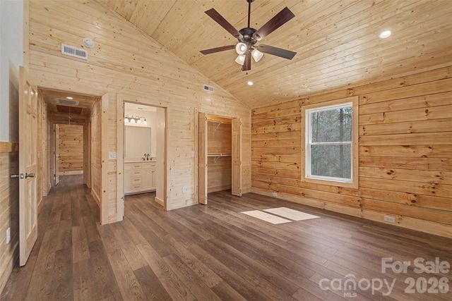 677 Ridgetop Circle, Whittier, NC 28789