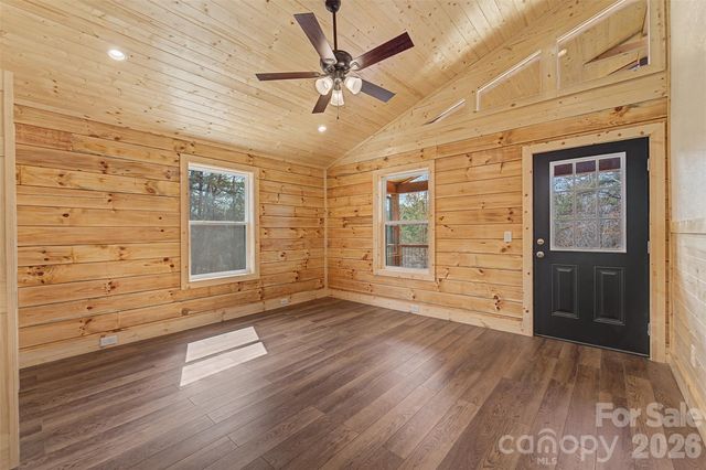 677 Ridgetop Circle, Whittier, NC 28789