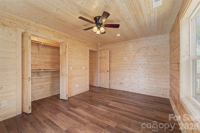 677 Ridgetop Circle, Whittier, NC 28789