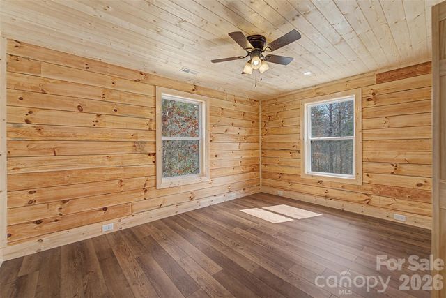 677 Ridgetop Circle, Whittier, NC 28789