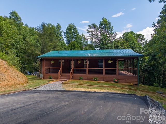 677 Ridgetop Circle, Whittier, NC 28789