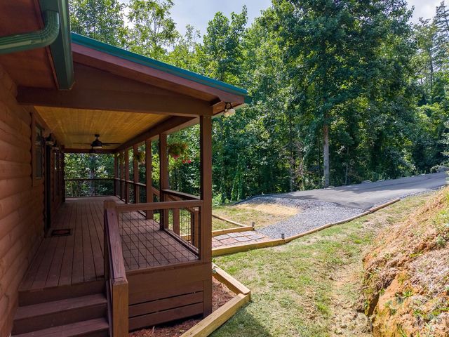 677 Ridgetop Circle, Whittier, NC 28789