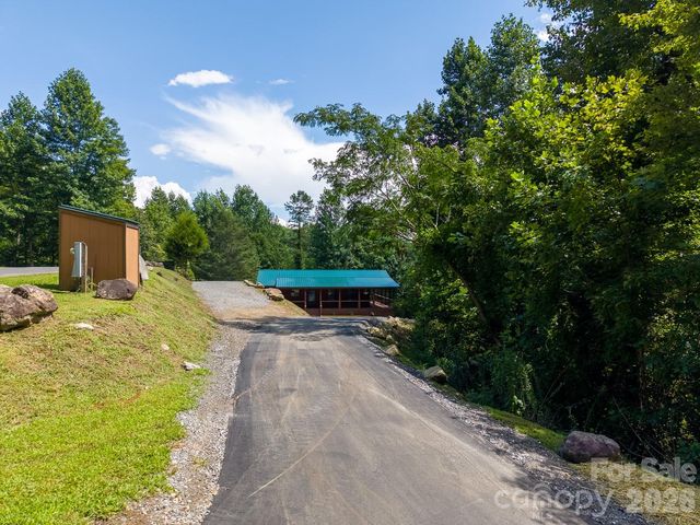 677 Ridgetop Circle, Whittier, NC 28789