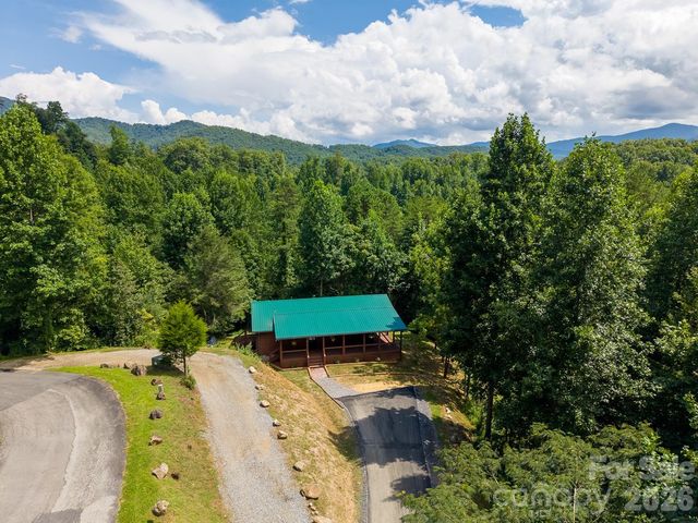 677 Ridgetop Circle, Whittier, NC 28789