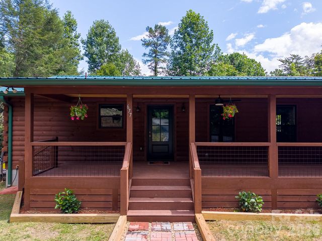 677 Ridgetop Circle, Whittier, NC 28789