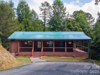677 Ridgetop Circle, Whittier, NC 28789