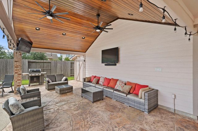 16819 Swirling Cloud Court N, Cypress, TX 77433