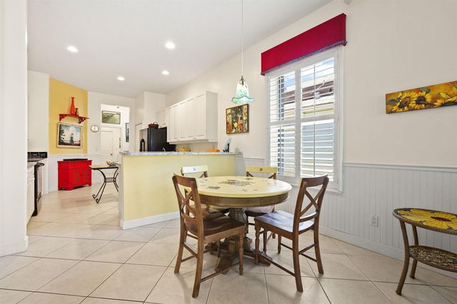 512 NE Canoe Park Circle, Port St. Lucie, FL 34983
