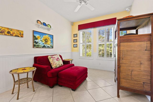 512 NE Canoe Park Circle, Port St. Lucie, FL 34983