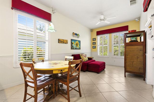 512 NE Canoe Park Circle, Port St. Lucie, FL 34983
