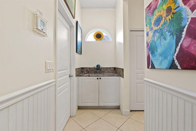512 NE Canoe Park Circle, Port St. Lucie, FL 34983