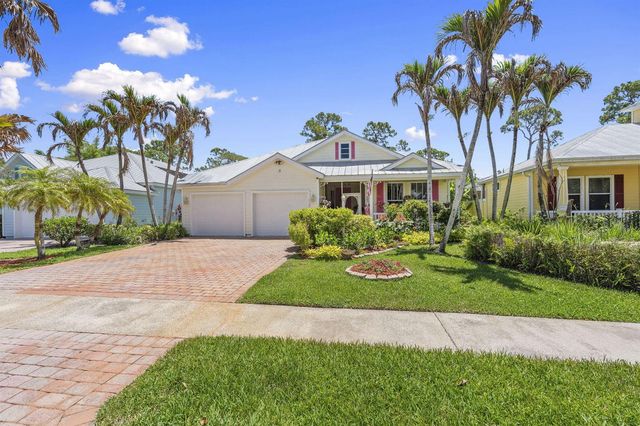 512 NE Canoe Park Circle, Port St. Lucie, FL 34983