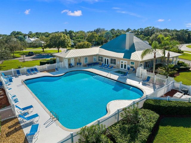 512 NE Canoe Park Circle, Port St. Lucie, FL 34983