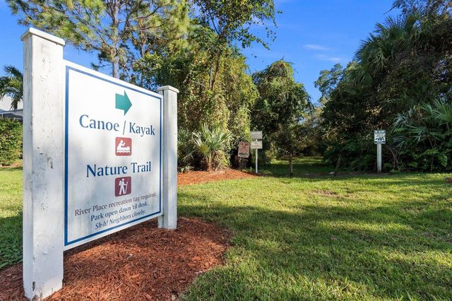 512 NE Canoe Park Circle, Port St. Lucie, FL 34983