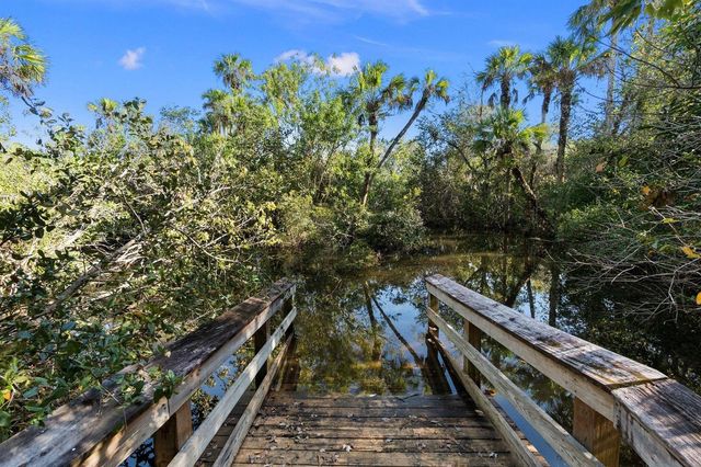 512 NE Canoe Park Circle, Port St. Lucie, FL 34983