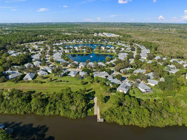 512 NE Canoe Park Circle, Port St. Lucie, FL 34983