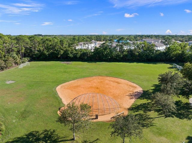512 NE Canoe Park Circle, Port St. Lucie, FL 34983