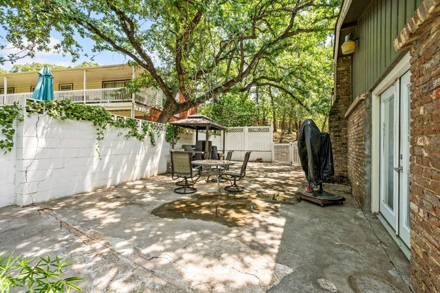 4104 Linkwood Drive, Euless, TX 76040