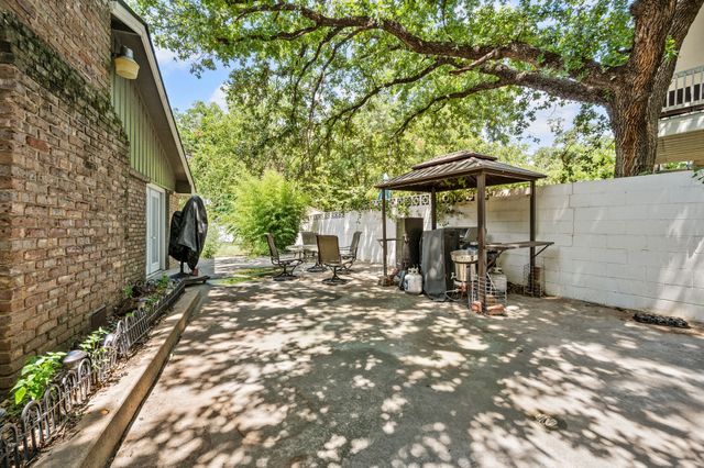 4104 Linkwood Drive, Euless, TX 76040