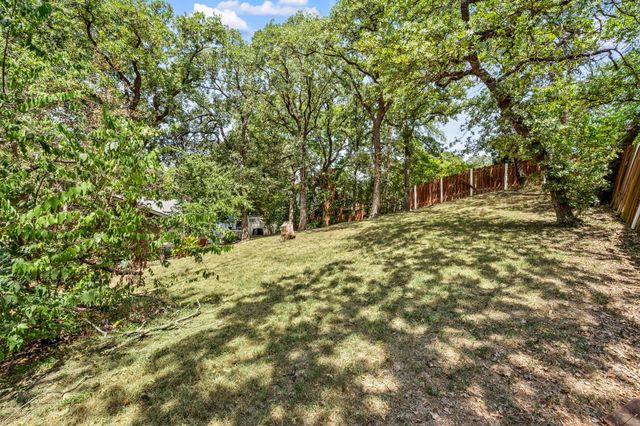 4104 Linkwood Drive, Euless, TX 76040