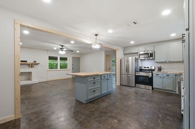 509 County Road 2271, Telephone, TX 75488