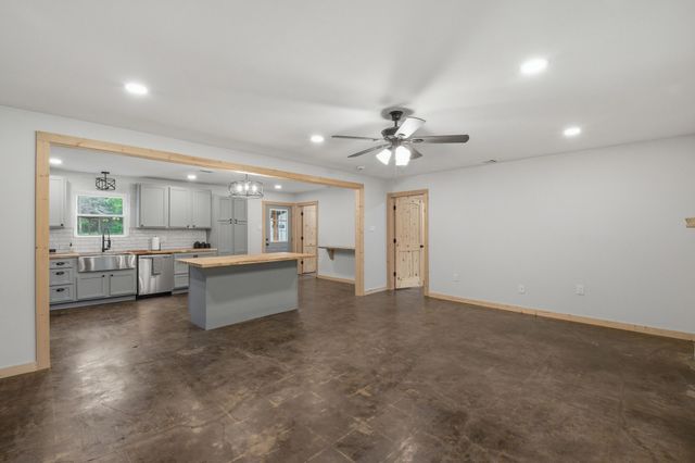 509 County Road 2271, Telephone, TX 75488