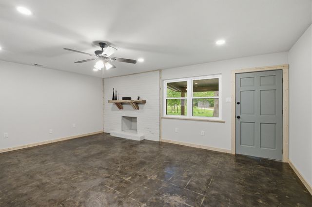 509 County Road 2271, Telephone, TX 75488
