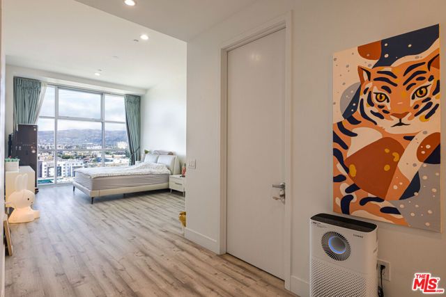 3223 W 6th Street 902, Los Angeles, CA 90020