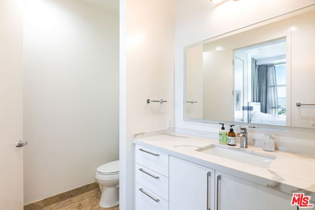 3223 W 6th Street 902, Los Angeles, CA 90020