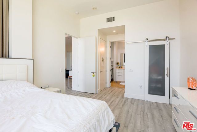 3223 W 6th Street 902, Los Angeles, CA 90020