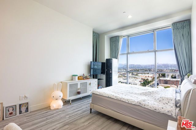 3223 W 6th Street 902, Los Angeles, CA 90020