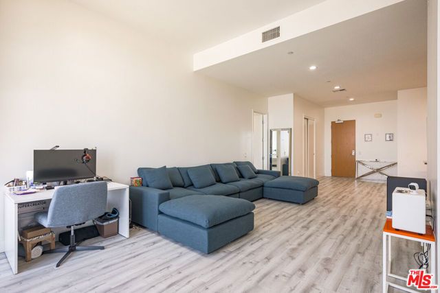 3223 W 6th Street 902, Los Angeles, CA 90020