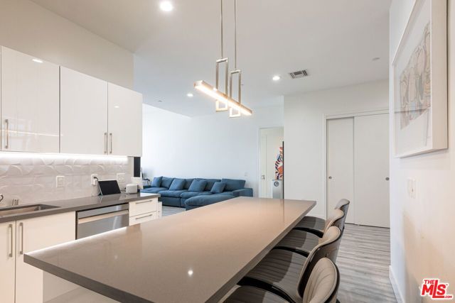 3223 W 6th Street 902, Los Angeles, CA 90020