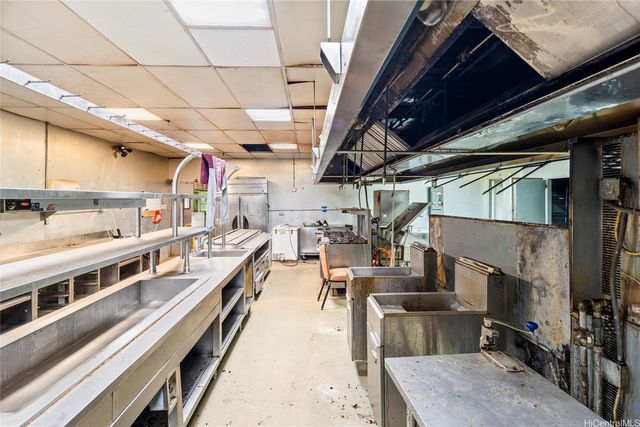 3737 Manoa Road, Honolulu, HI 96822