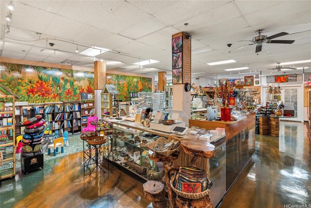 3737 Manoa Road, Honolulu, HI 96822