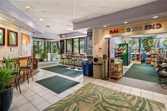 3737 Manoa Road, Honolulu, HI 96822